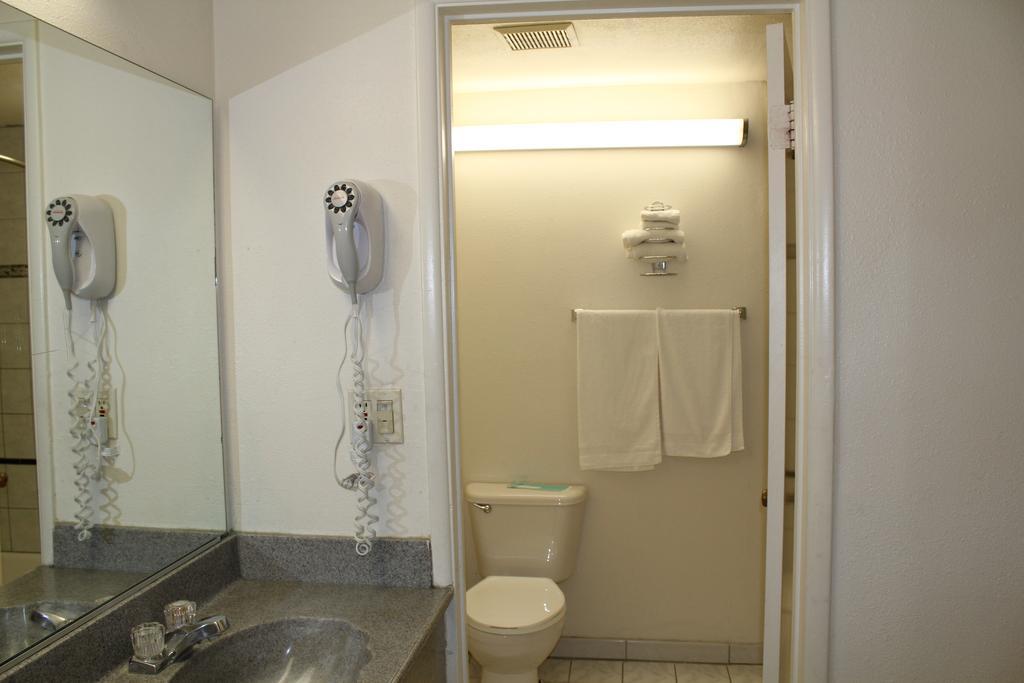 Best Whittier Inn Phòng bức ảnh